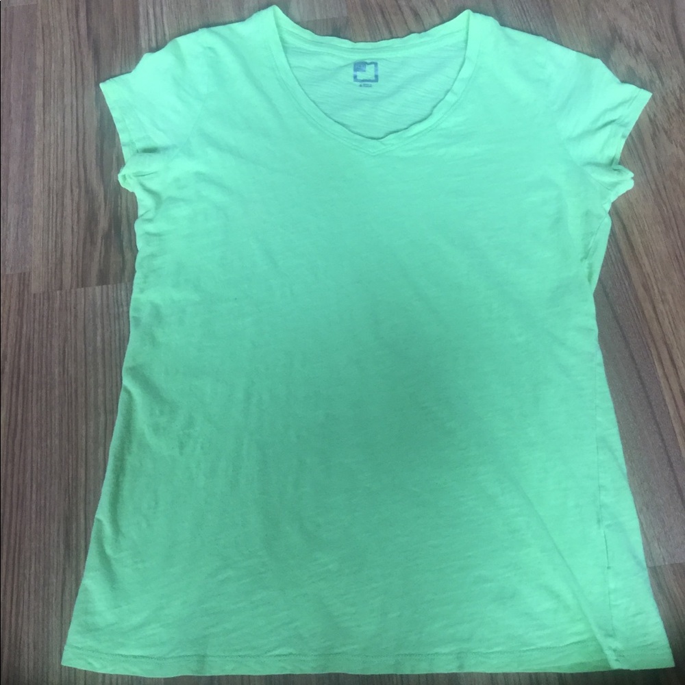 Green/yellowish t-shirt